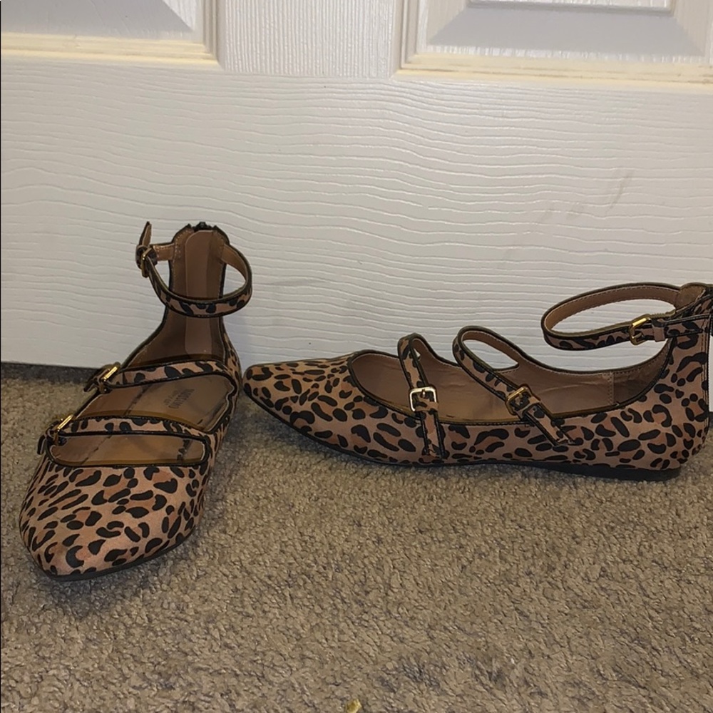 Buckle Leopard flats